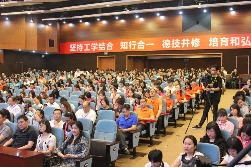 傾聽服裝智能制造講座，領略智能縫制之美