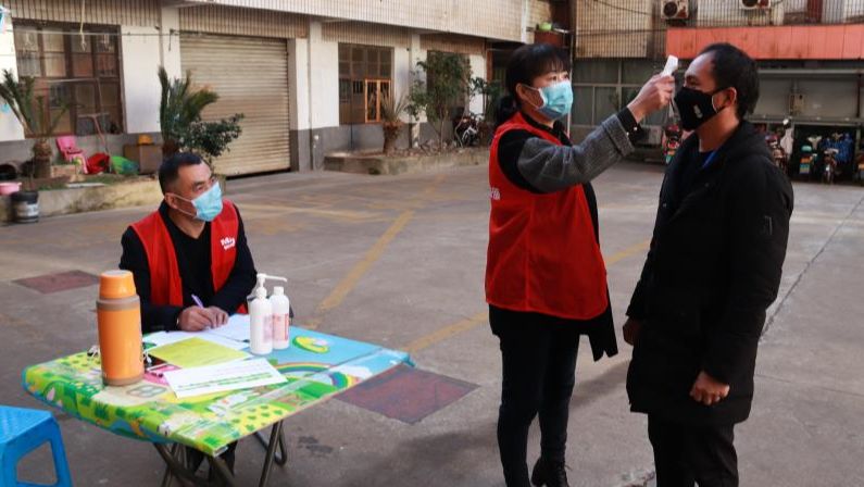 美機黨員：疫情面前顯擔當