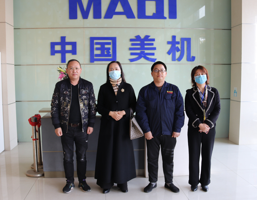 溫嶺市紅十字會趙玲副會長、“春桂?愛相髓”基金黃杏云一行慰問美機愛心員工韓永林 發布者：  發布時間：2021-01-30